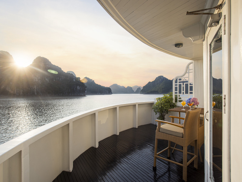 The Au Co 3 days cruise Halong bay Lan Ha Bay