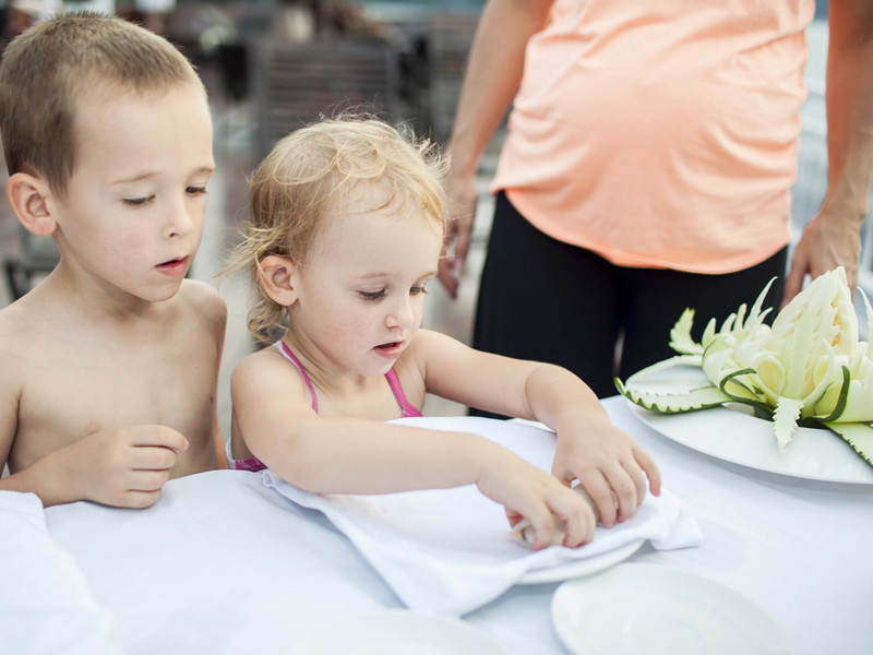 4 days Halong Bay Bai Tu Long Bay private cruise