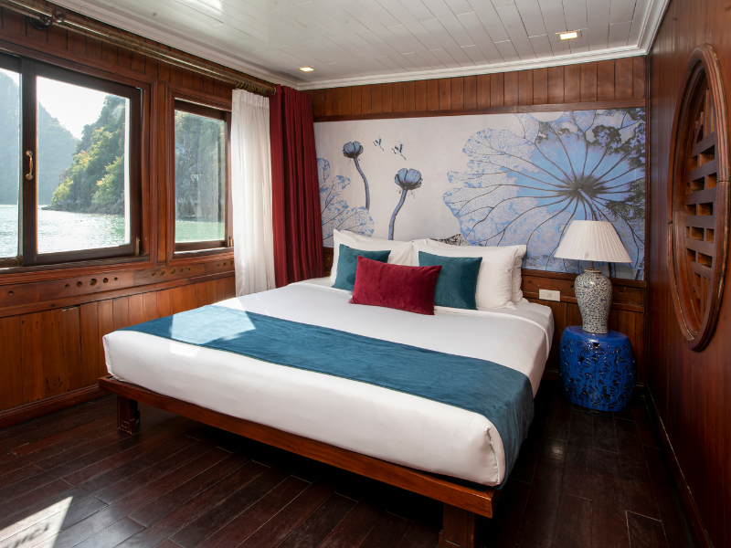 3 Days Private Cruise to Bai Tu Long Bay