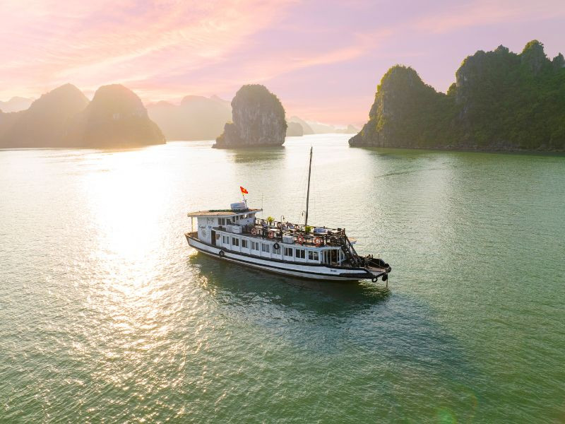 Bhaya Legend Private Charter 2 days Halong Bay