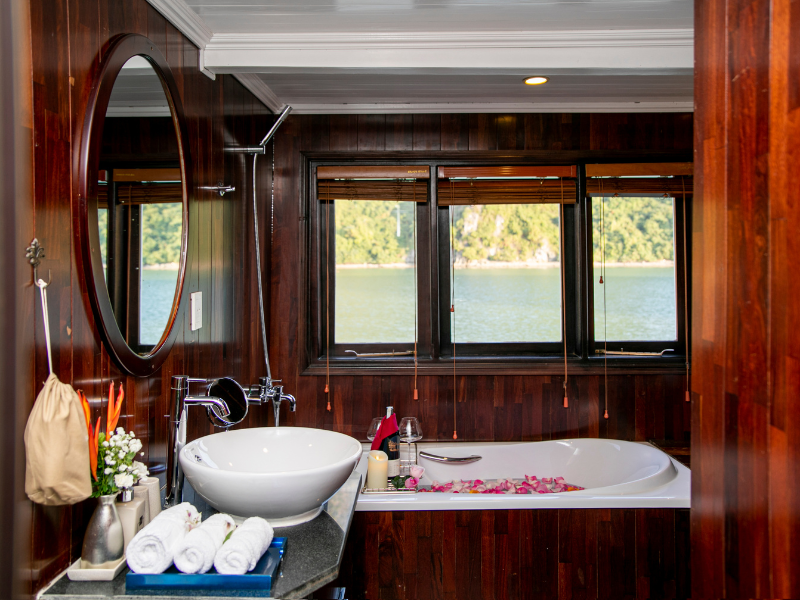 Bhaya Legend Private Charter 3-cabin