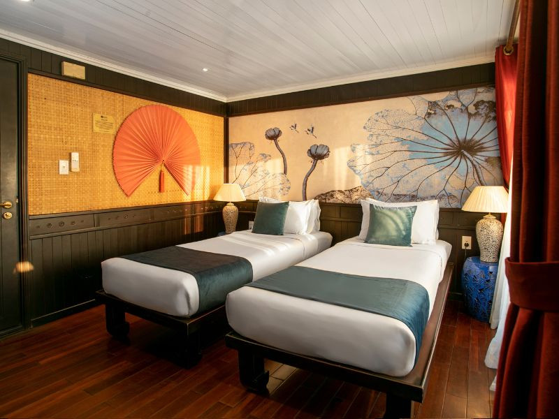 3 Days Private Cruise to Bai Tu Long Bay