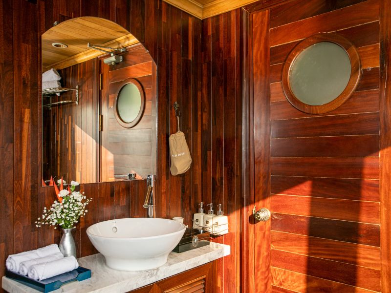 Bhaya Legend 5 Cabin Private Halong Charter Cruise