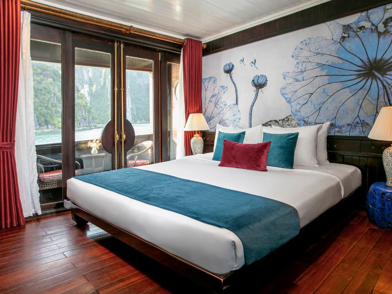 3 Days Private Cruise to Bai Tu Long Bay