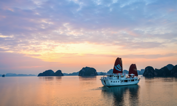 Bhaya Legend Private Charter Halong Bay Bai Tu Long