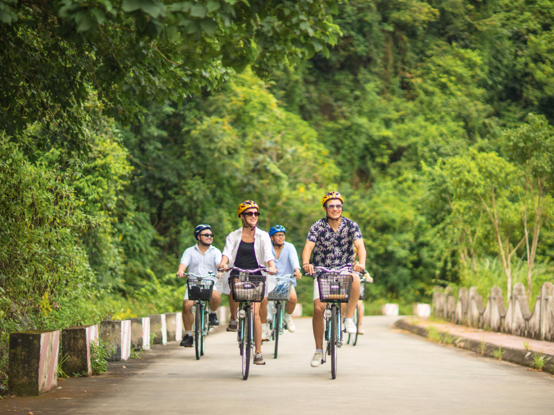 The Au Co 3 days cruise Halong bay Lan Ha Bay