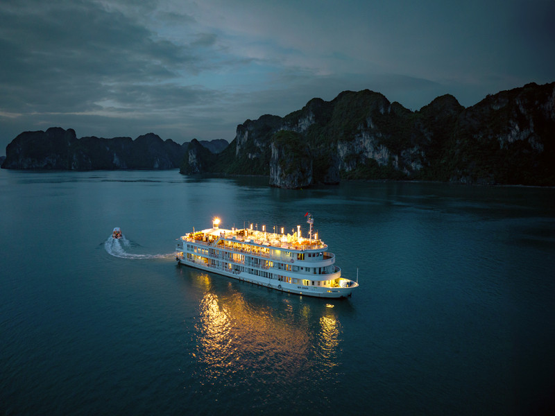 2-Night Luxury Cruise 1 Night Sofitel Metropole Hanoi