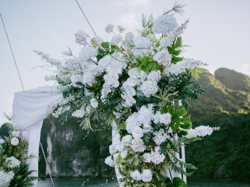 Private Wedding cruise Halong Bay