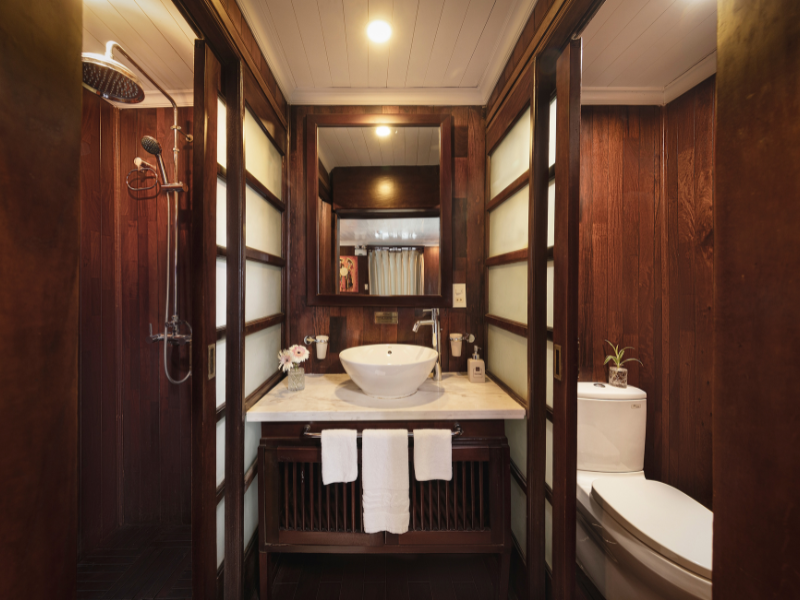 2 days Halong Bay on Bhaya Classic