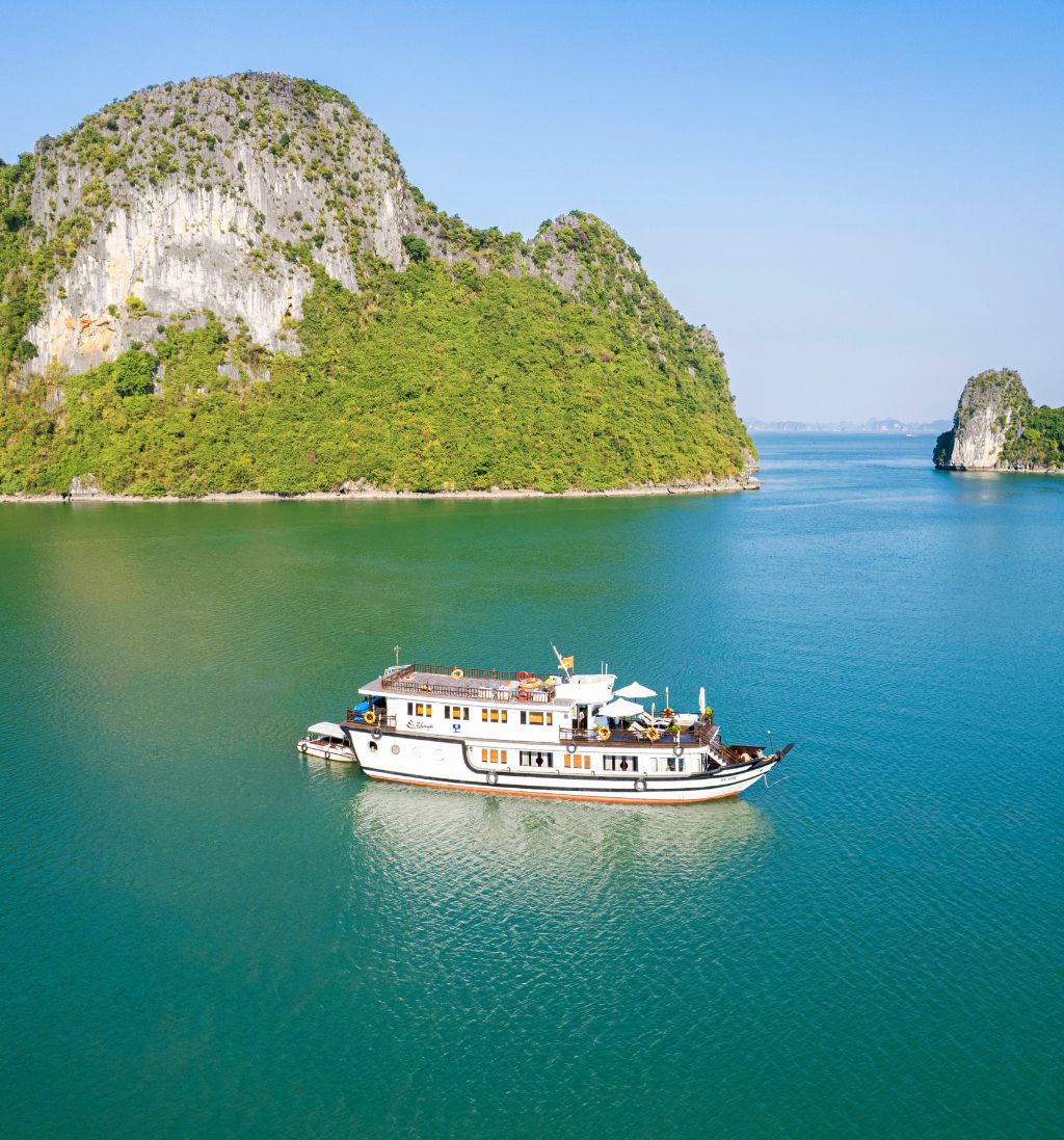 Bhaya Legend Private Cruise Bai Tu Long Bay